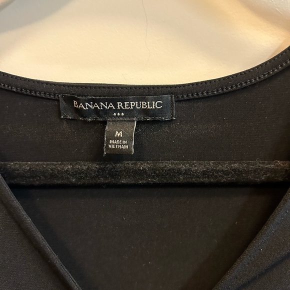 Banana Republic Faux Wrap Black HiLow Slinky Top Long Sleeve - size M - Picture 2 of 3